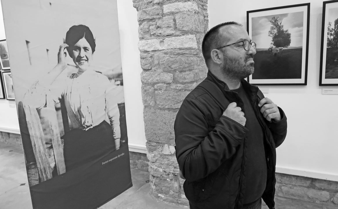 U Muzeju grada Šibenika otvorena izložba 'Svjetlopisi pod bosanskim nebom' livanjskog fotoamatera Mate Kaića 
