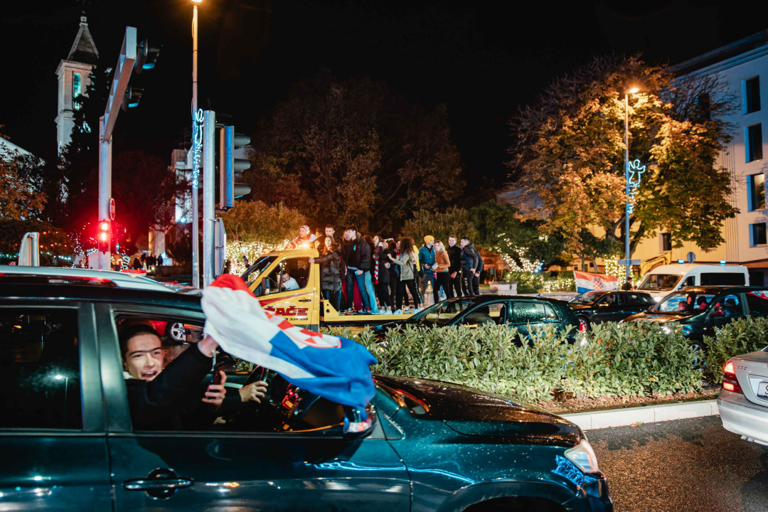 Samba na vučnoj službi! Šibenik je u transu, pogledajte ludilo na ulicama nakon prolaska u polufinale