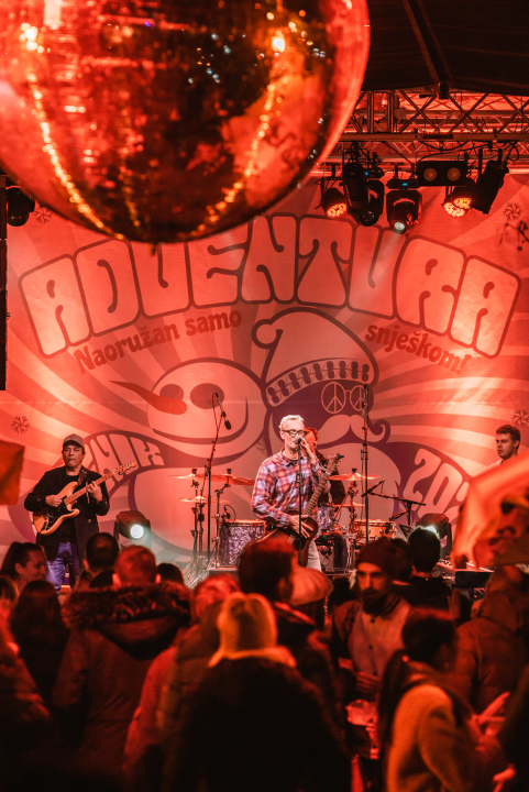 Plesno je bilo sinoć na Adventuri: Songkillersi isporučili svoju dozu funka