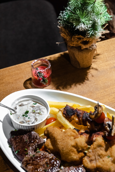 Uživajte ovog adventa u slasnim zimskim delicijama konobe Brošćica! 