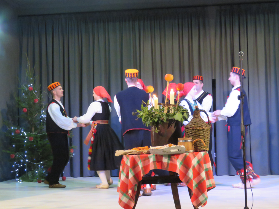 U Unešiću održan Božićno-novogodišnji program KUU Zvona Zagore