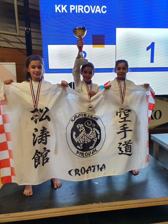 Članica Karate kluba Pirovac Iva Vukman viceprvakinja je Hrvatske