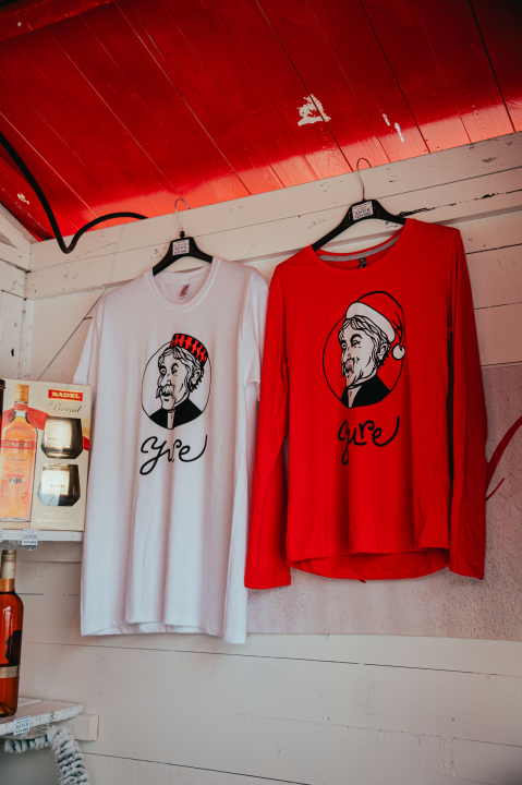 Adventurin Sajmić savršeno je mjesto za kupnju poklona, sve su izradili lokalni umjetnici i obrtnici