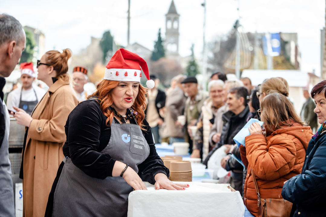 Šibenski obrtnici sugrađanima podijelili tisuću porcija bakalara