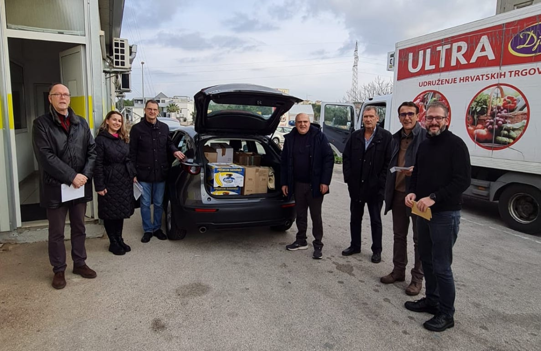 Rotary klub Šibenik tradicionalnom akcijom 'Božićni most' blagdane uljepšao 16 obitelji