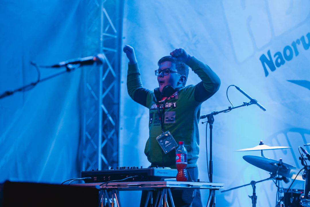 Desetogodišnja senzacija na Adventuri: DJ MichaelX rasplesao park tvrdim zvukom!