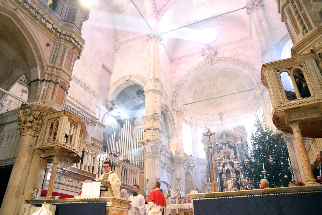 Bogojavljenje proslavljeno u katedrali, misno slavlje predvodio umirovljeni biskup Ivas