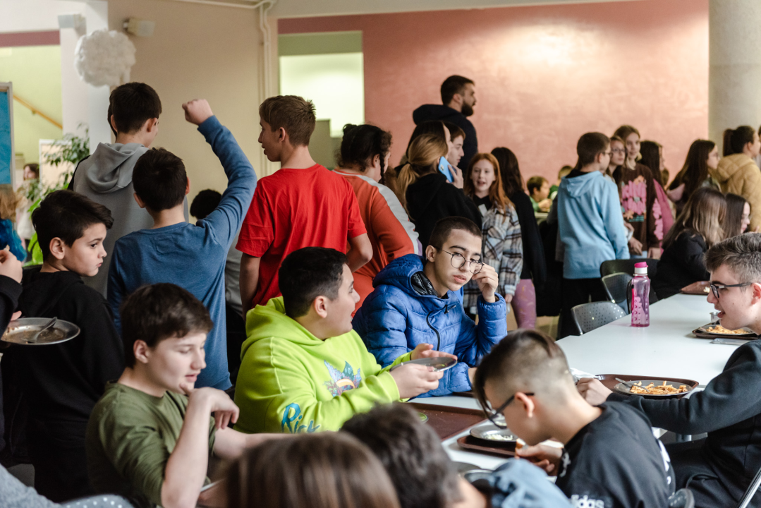 Od danas besplatni obroci za sve učenike: Samo u OŠ Meterize na meniju kuhana hrana