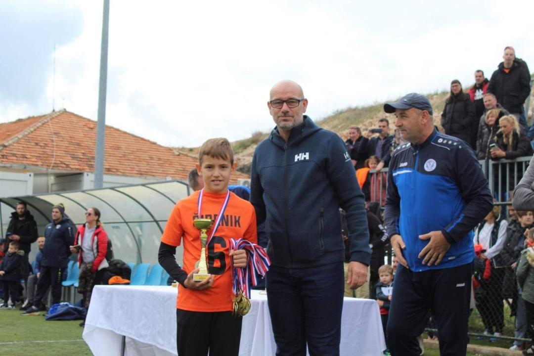 Mladi nogometaši Šibenika na 9. Vodice Cupu do dva zlata i dva srebra