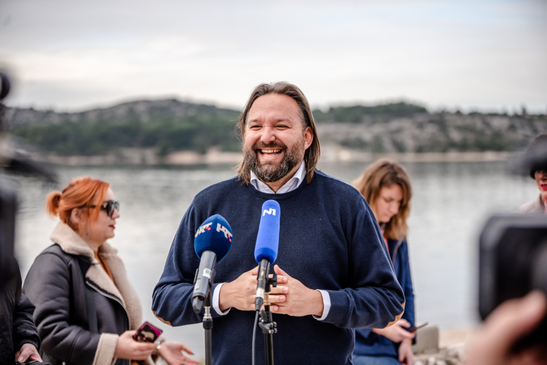 Novi zakon o pomorskom dobru još je jedan pokušaj krađe HDZ-a: 'Građani će postati gosti na plaži'