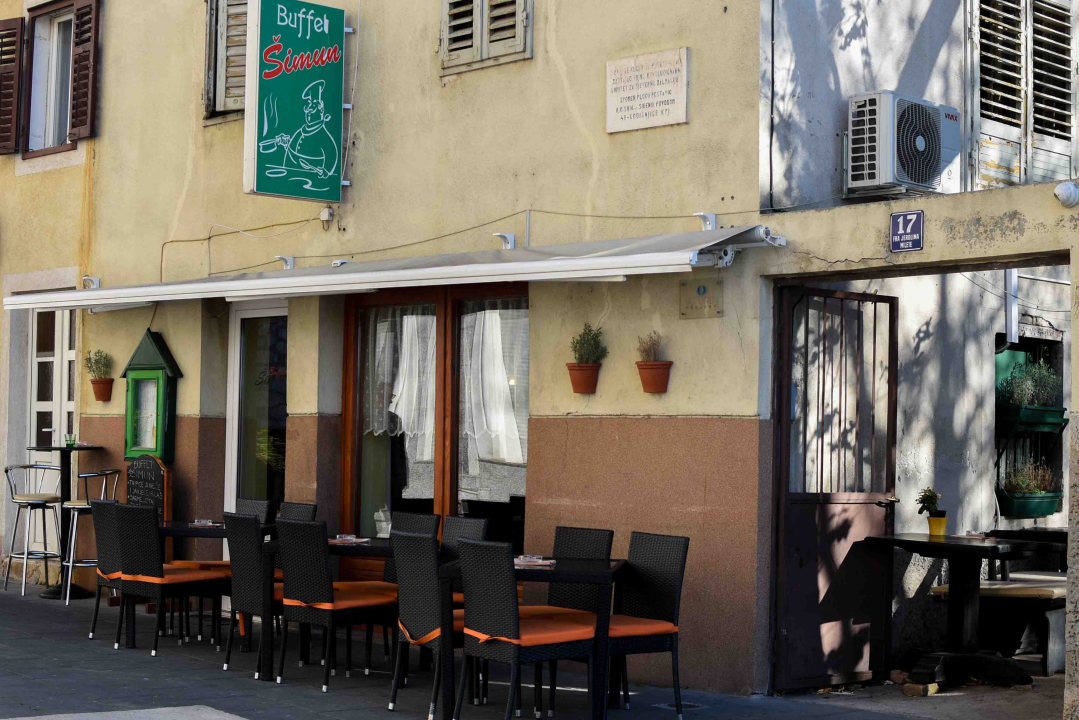 Zagrijte dušu i tijelo ukusnim delicijama iz buffeta Šimun! 