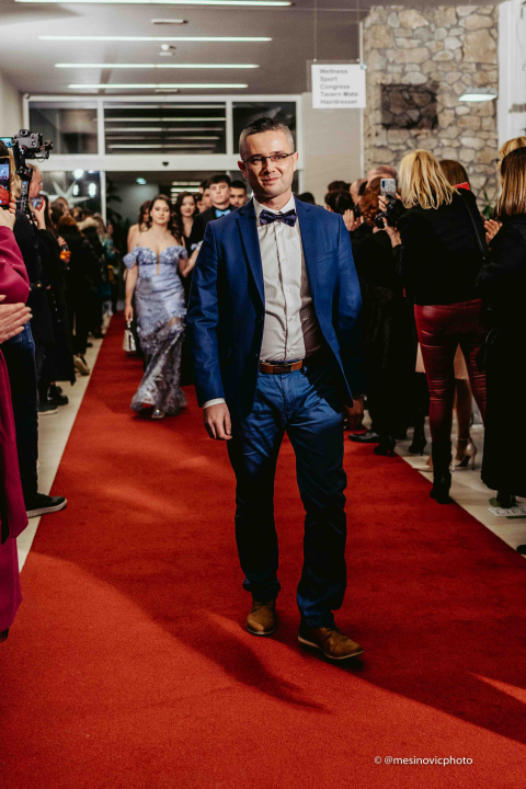 Učenici Ekonomske škole zablistali na maturalnom plesu u Vodicama (1)