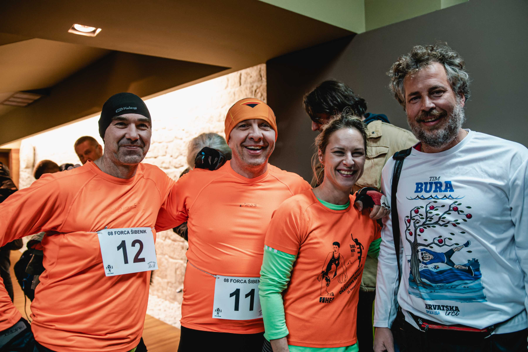 Učenici u muzeju pjevali Lukačića i predstavili šibenske galete dok su trkači ‘Zagrlili grad’