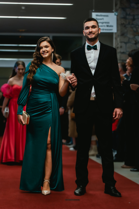 Pogledajte glamurozna izdanja maturanata Medicinske škole (1. dio)