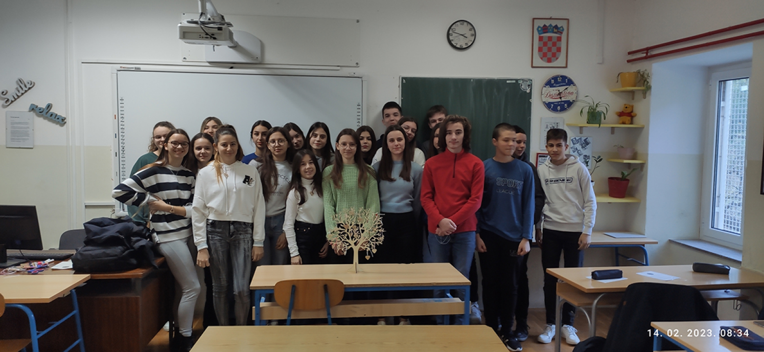 Pogledajte kako su šibenski gimnazijalci obilježili Valentinovo