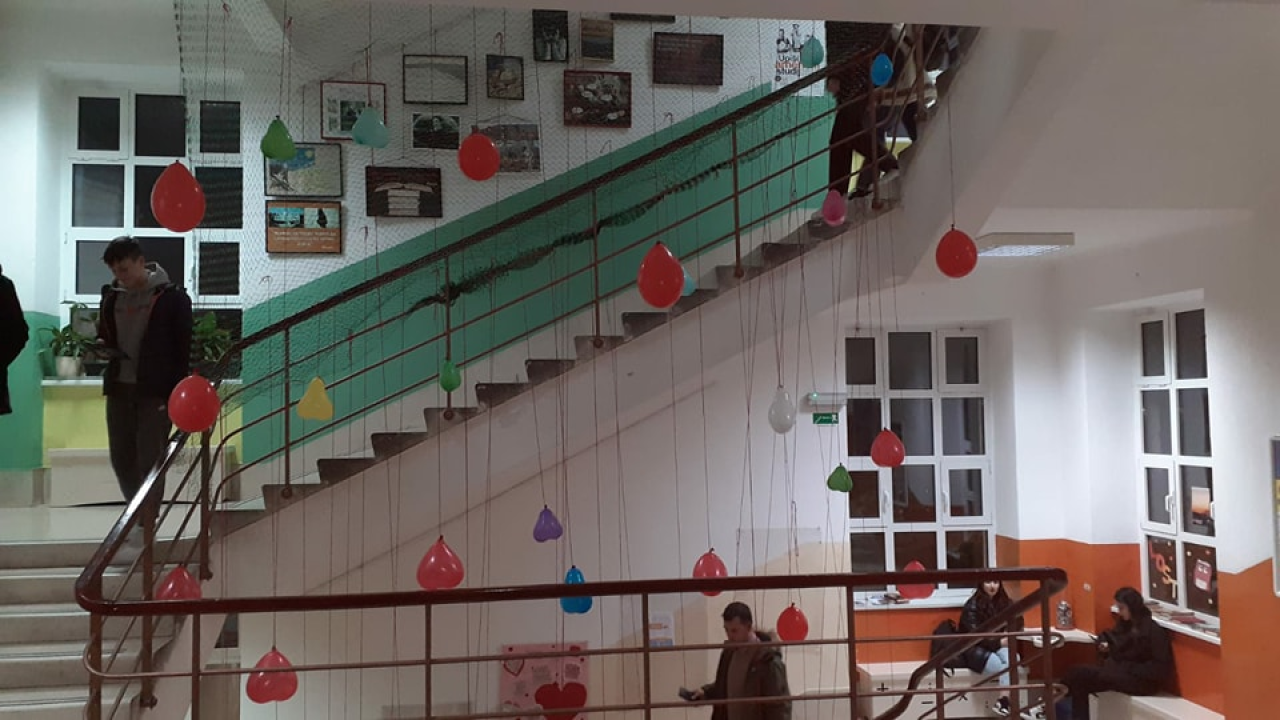 Pogledajte kako su šibenski gimnazijalci obilježili Valentinovo