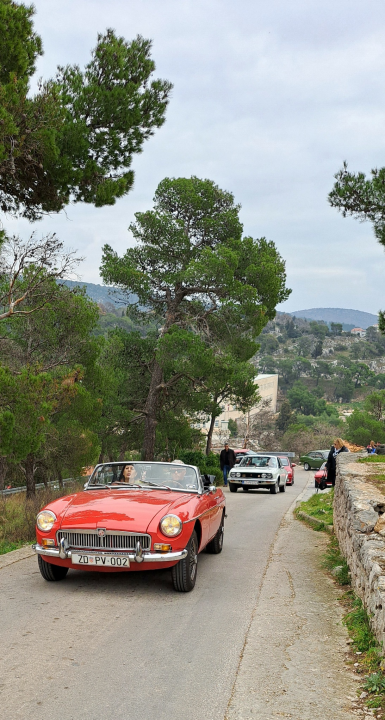 Vlasnici oldtimera iz cijele Dalmacije nedjelju proveli na druženju u Šibeniku