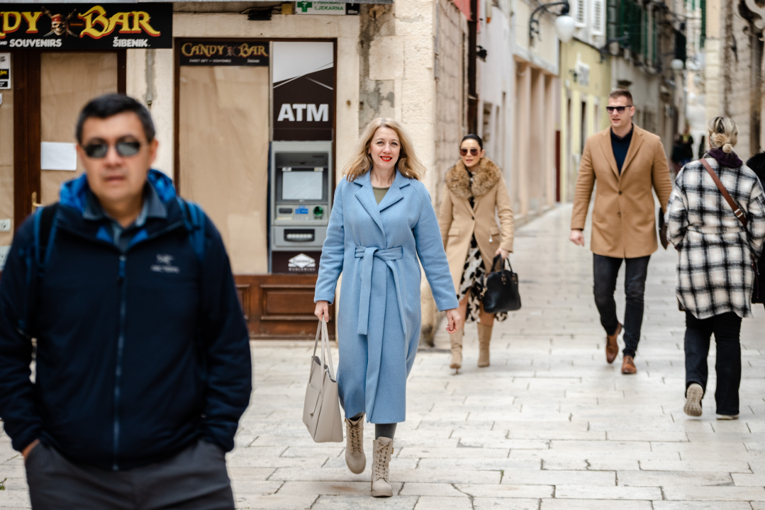 Moderni komadi koji nikad neće izaći iz mode: Evo tko nam je upao u oko ovaj tjedan!