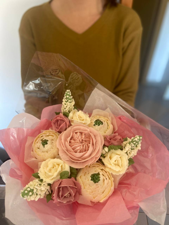 Suzzana je dom pronašla u Tisnom, a mnogi se iznenade kad shvate što su zapravo njezini buketi