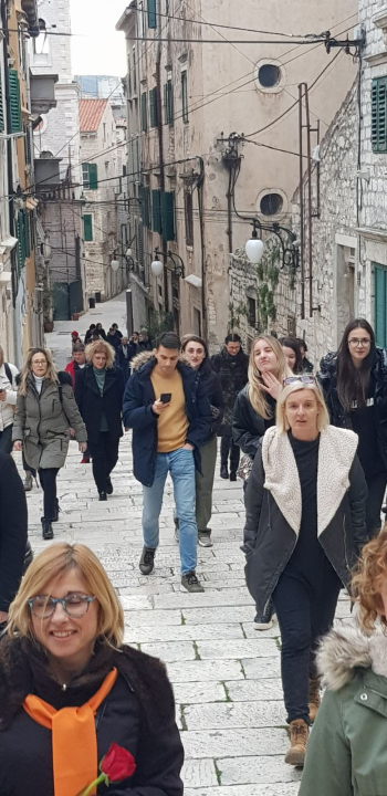 Gimnazijalci mjesec dana istraživali o poznatim šibenskim curama