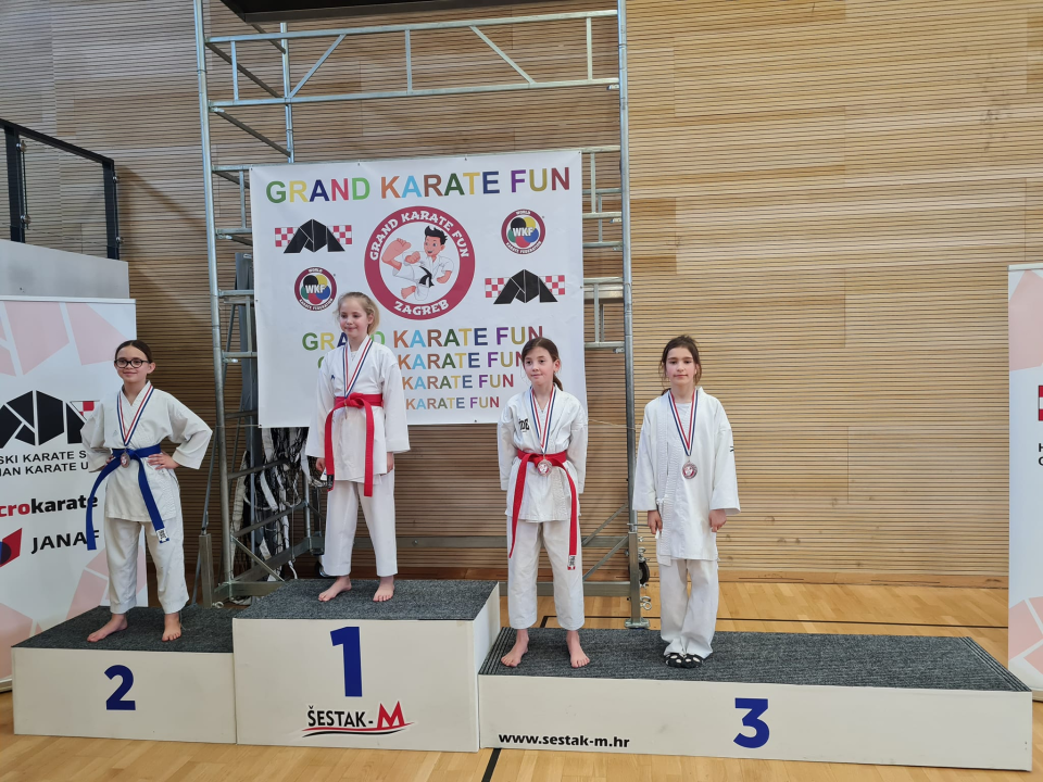 Članovi KK Murter s natjecanja se vratili sa zlatom, dva srebra i broncom