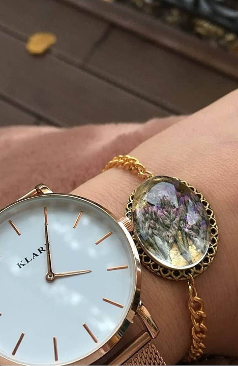 Šibenčanka Antonela izrađuje poseban nakit: 'Cvijeće uvene, ovako vječno živi u ogrlici'