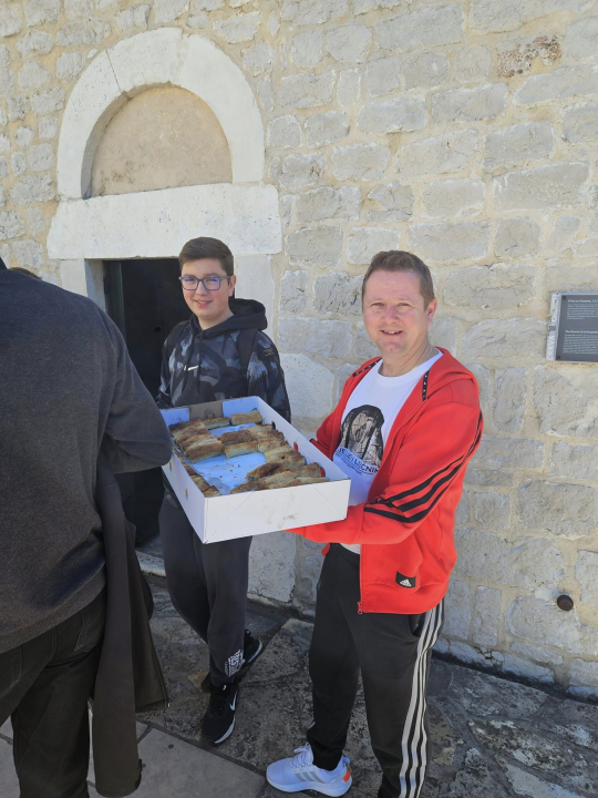 Križni put mladih Šibenske biskupije od katedrale do Okita