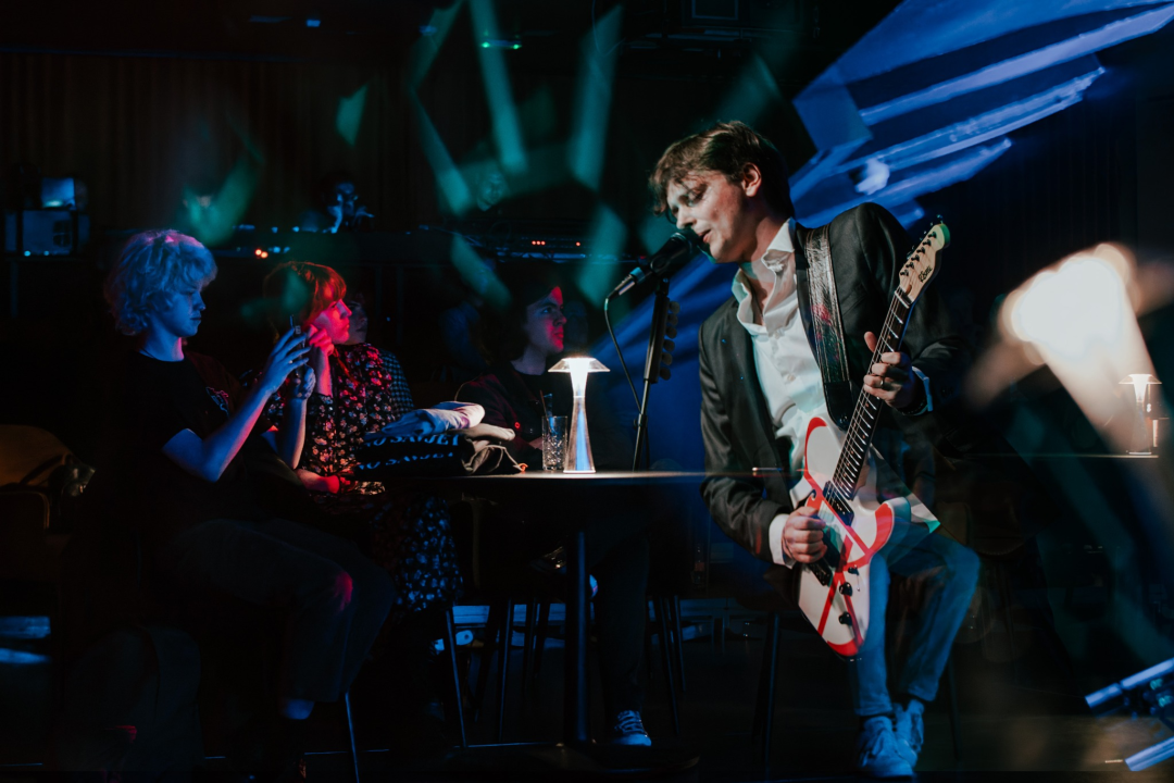 Tibor Karamehmedović u Arsenu: Intimni koncert frontmena Silentea