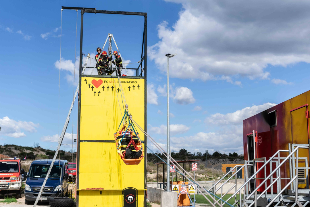 U Vodicama predstavljeni rezultati projekta FIRESPILL: 'Kroz simulator plamenih udara u mjesec dana prošlo 220 vatrogasaca' 