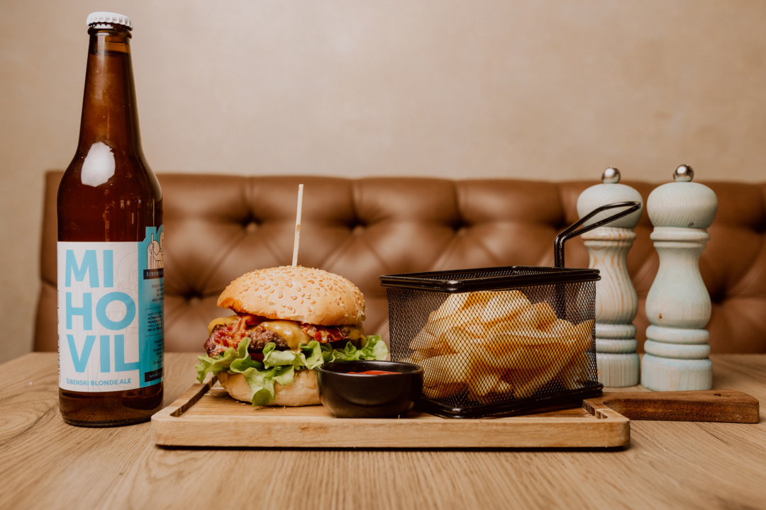 Ako još niste, vrijeme je da isprobate punjenu vješalicu 'Kod starog'! 