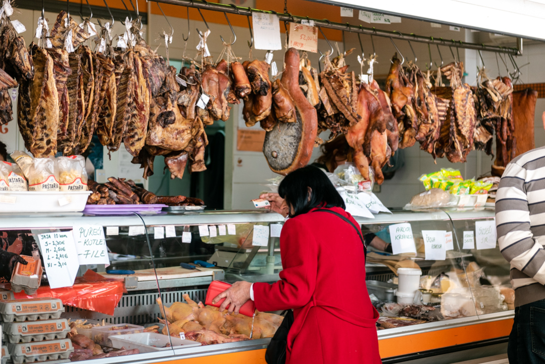 Delikatese Petrović sa šibenske pijace počastit će za Uskrs jednog čitatelja s platom za četiri osobe