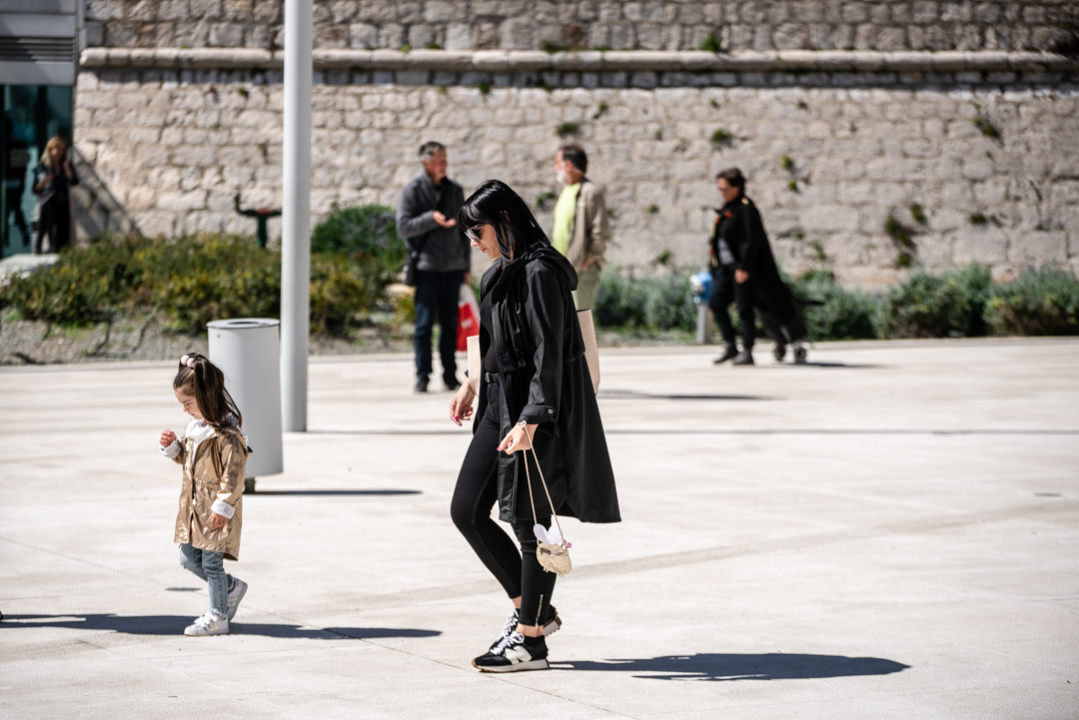 Lijepe Šibenčanke pokazale kako i hladnim danima biti u trendu