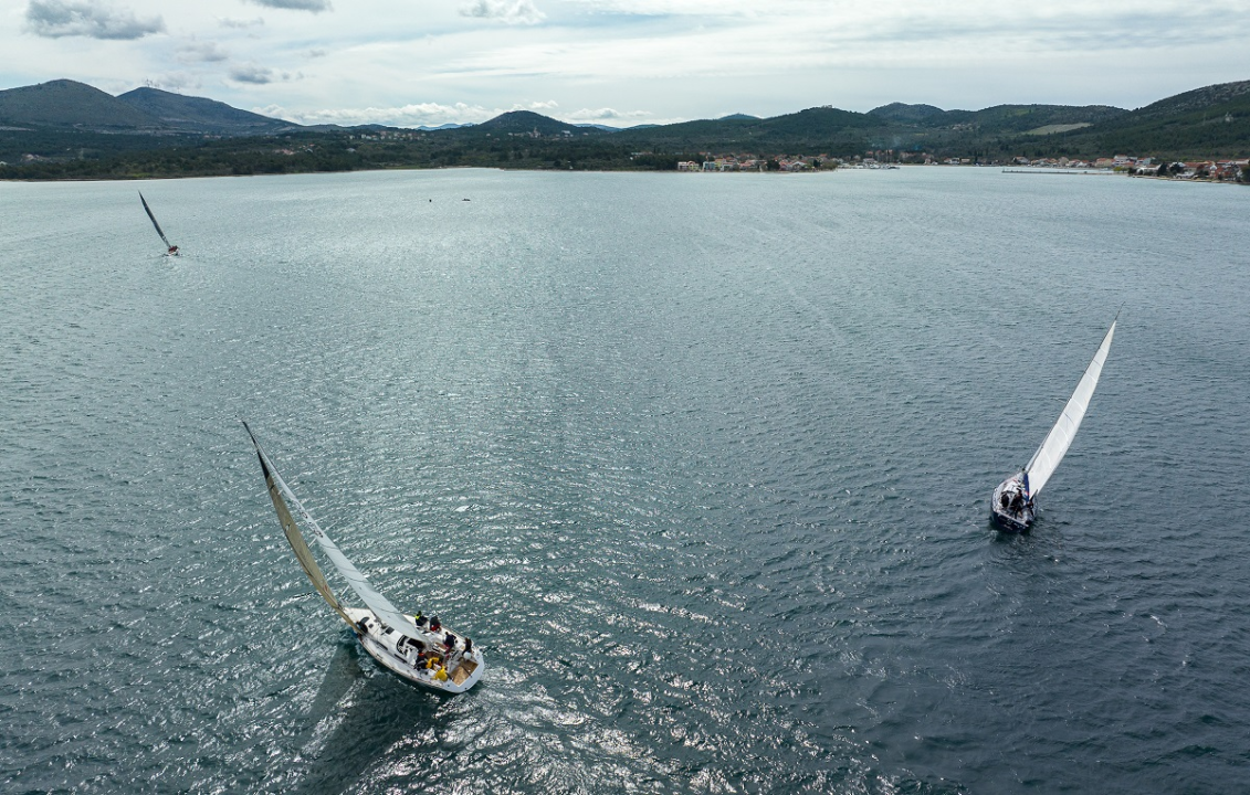 Nova nautička sezona počela Skradinskom regatom krstaša