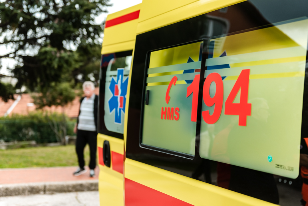 Župan Jelić predao sanitetsko vozilo Zavodu za hitnu medicinu: ‘Sigurnost vozača i pacijenata nam je na prvom mjestu'