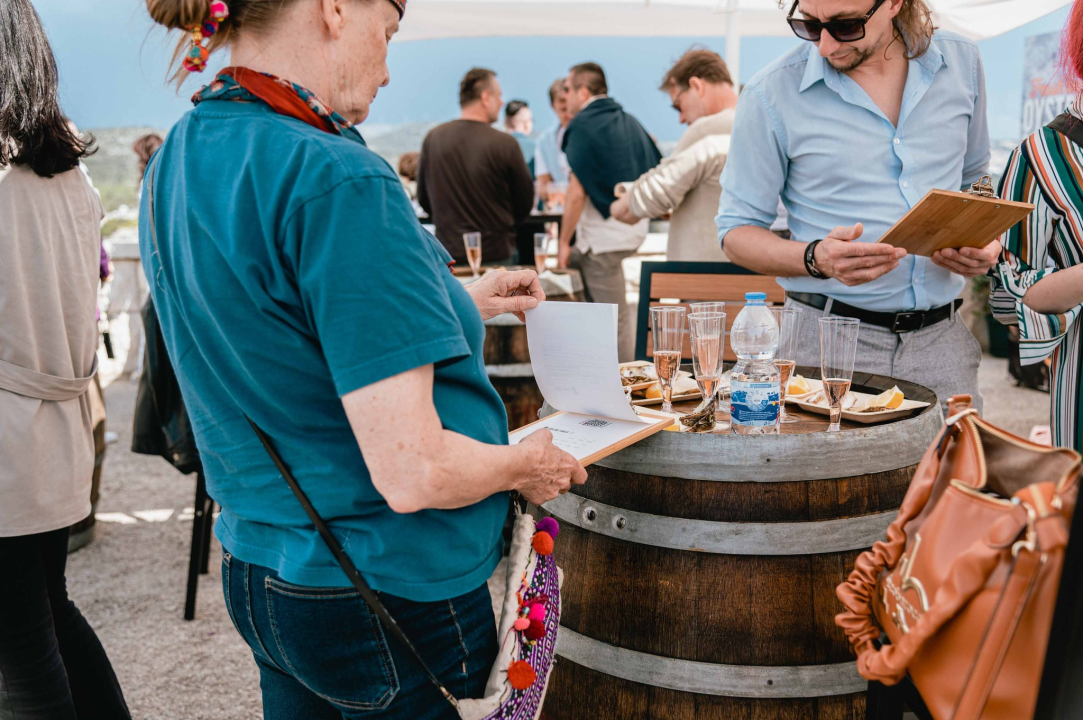 Uživajte u morskim delicijama kušaonice školjaka i vina Oyster22!