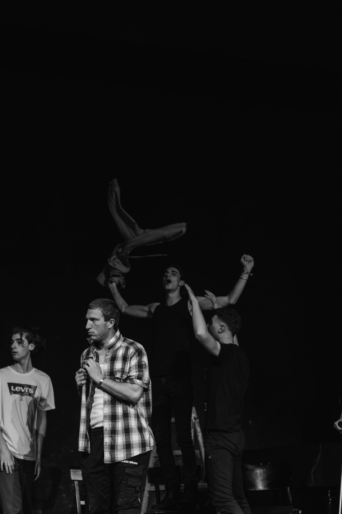 Premijera šibenske 'dice': Diletanti se u 'Kaubojima' natječu za Warholovih petnaest minuta slave 