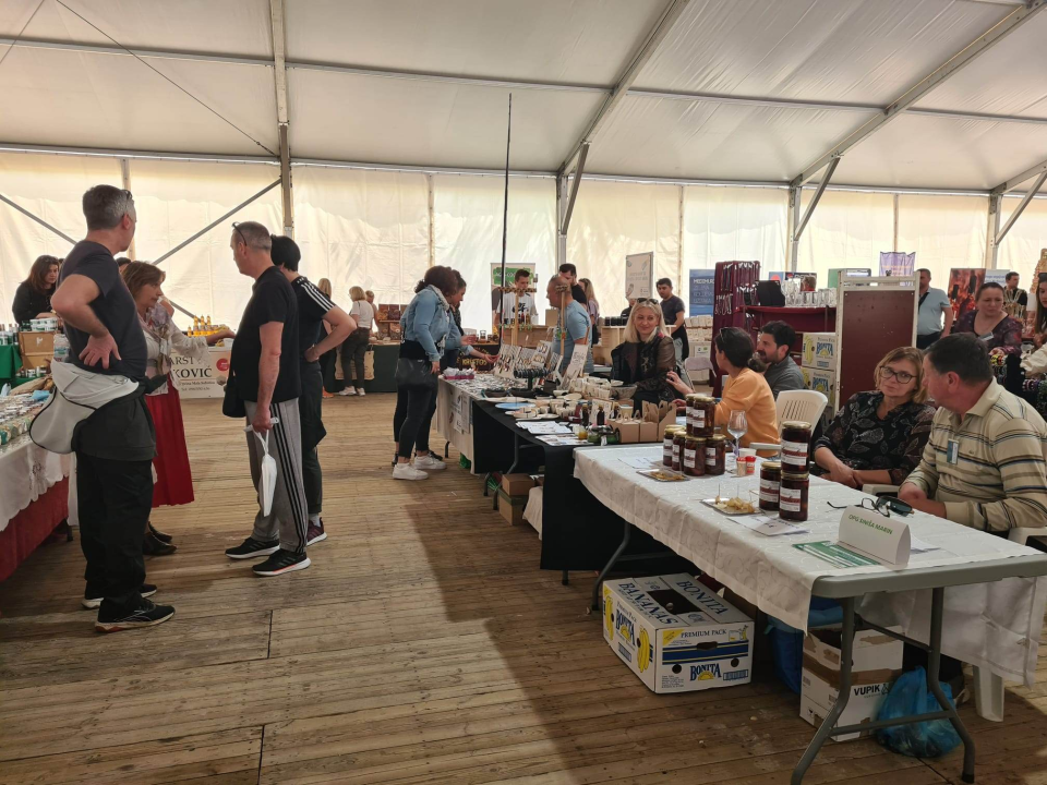 Gužva i drugog dana Sajma agroturizma u Skradinu: Još stignete kupiti domaće proizvode 