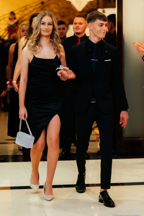 Zavirite na blještavi maturalni ples šibenske Industrijsko-obrtničke škole (2)