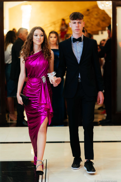 Zavirite na blještavi maturalni ples šibenske Industrijsko-obrtničke škole (2)