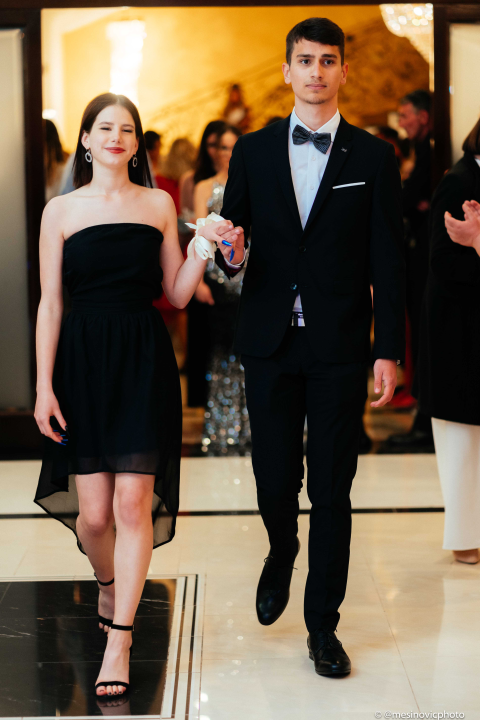 Zavirite na blještavi maturalni ples šibenske Industrijsko-obrtničke škole (1)