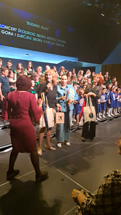 'Mali cvrčci' i njihovi gosti u Kući umjetnosti Arsen oduševili publiku koncertom 'Budimo glas' 
