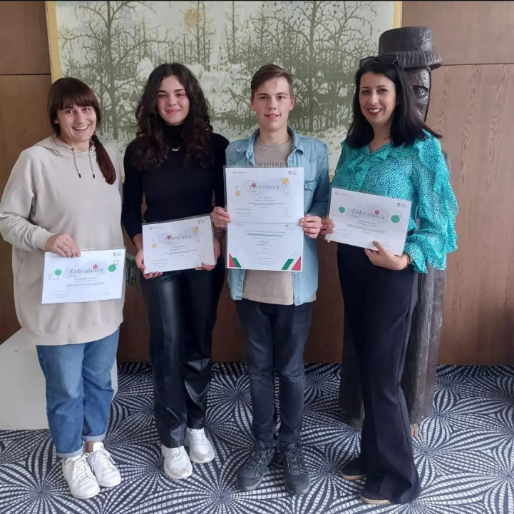 Gimnazijalci odlični na natjecanjima iz astronomije i talijanskog jezika