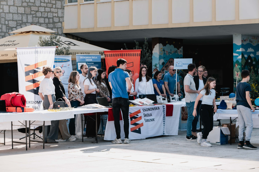 Učenici srednjih i osnovnih škola obilježavaju Dan Šibensko-kninske županije: 'Nadam se da ćete svi tu ostati' 