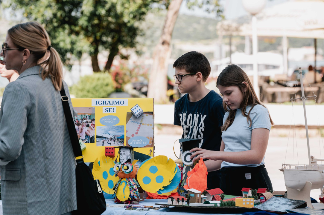 Učenici srednjih i osnovnih škola obilježavaju Dan Šibensko-kninske županije: 'Nadam se da ćete svi tu ostati' 