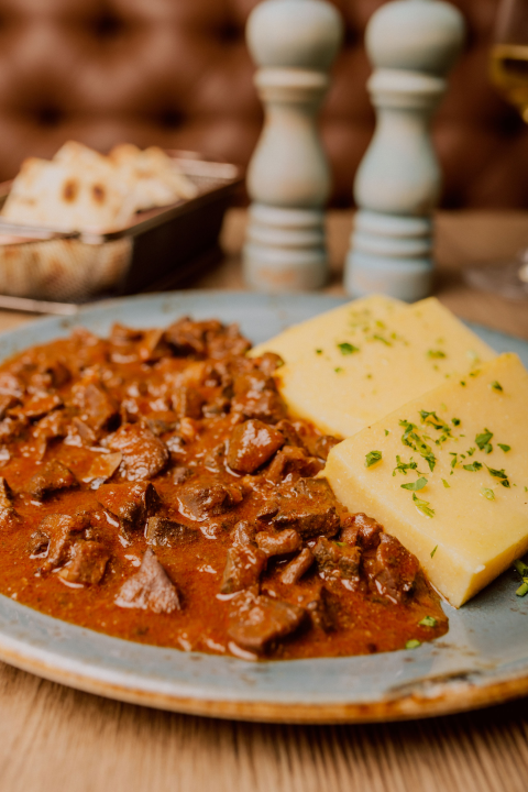 Isprobajte nenadmašne mesne plate u bistrou 'Kod starog'! 