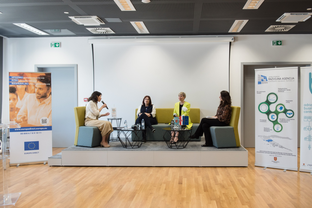 Dubravka Šuica u Šibeniku: 'Želimo širokopojasnim internetom i 5G mrežom pokriti svako selo u EU'