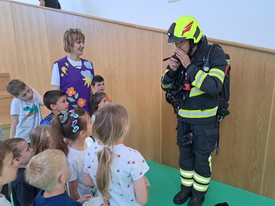 Vatrogasci JVP Vodice posjetili dječji vrtić Tamaris