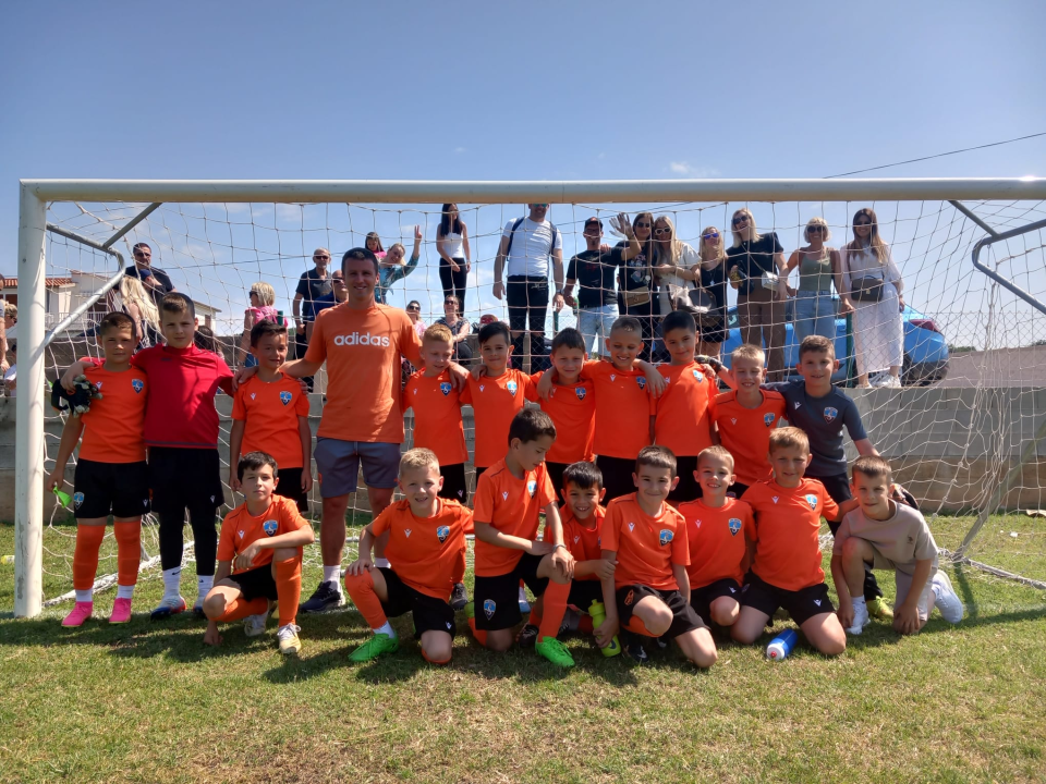 Nogometaši Šibenika U9 srebrni na turniru 'Mlade nade' u Turnju