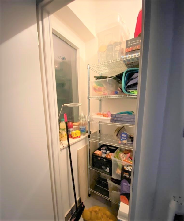 Prodaje se prekrasan kompletno renoviran stan na odličnoj lokaciji s pogledom na more!