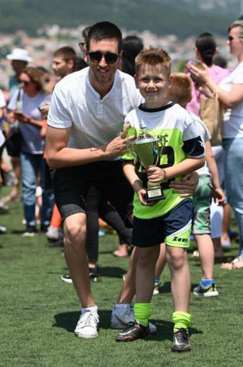 Mladi polaznici Škole nogometa Sebenico City četvrti na jakom Dalmatinko Cupu